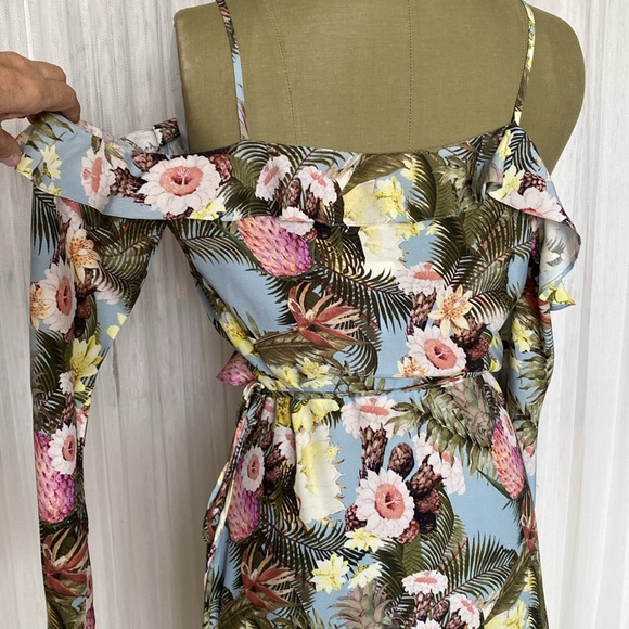 H&M wrap over spaghetti straps at shoulders! Long sleeves! maxi dress Size 10 - Picture 10 of 17